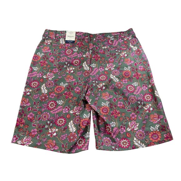 St John's Bay Womens Size 18 Bermuda Shorts Floral Green Midrise tummy control - Picture 2 of 12
